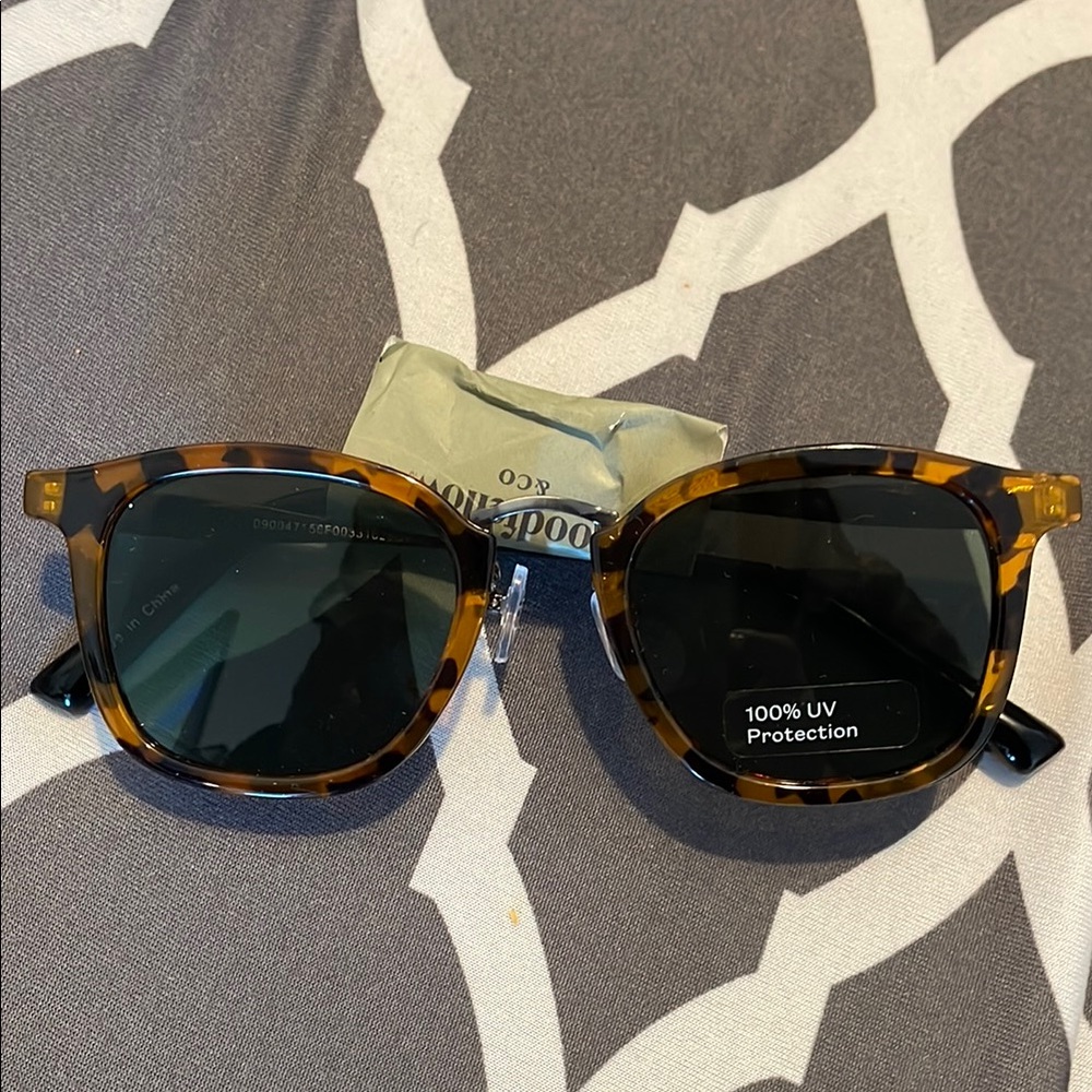 Sun glasses Good fellow & co